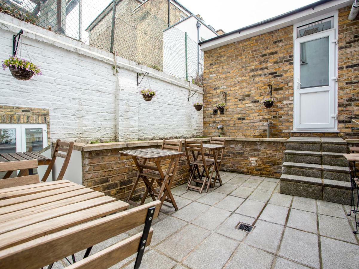 Oyo Lifestyle Golden Strand London Luaran gambar